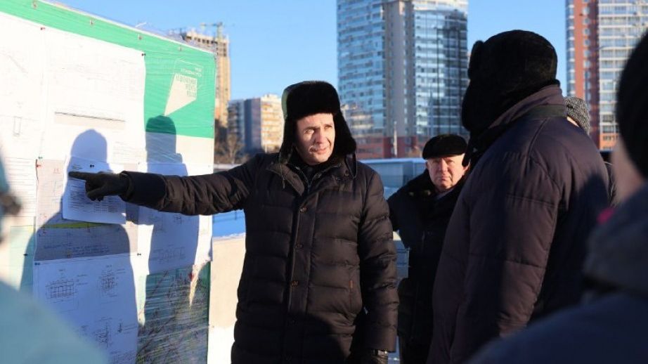 Демешин обозначил чиновникам конкретные сроки по достройке городских объектов Хабаров