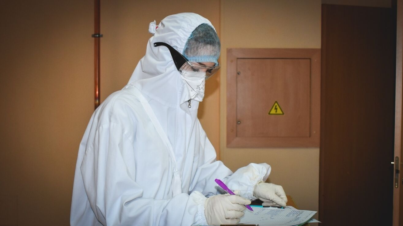 Коронавирусом заразились около ста человек за сутки, но пермяки продолжают умирать от COVID-19