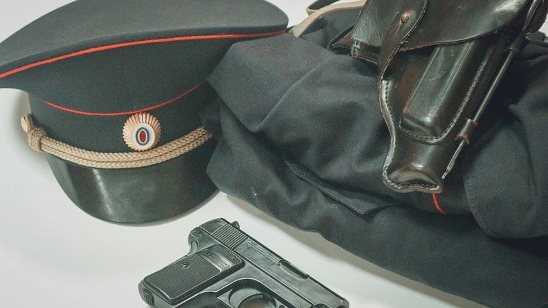 Полицейский расстрелял машину с угонщиком в Ростовской области