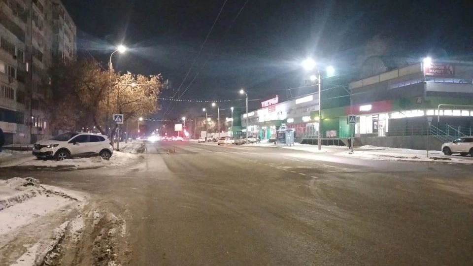 В Оренбурге водитель «Рено» сбил пенсионерку и ребенка