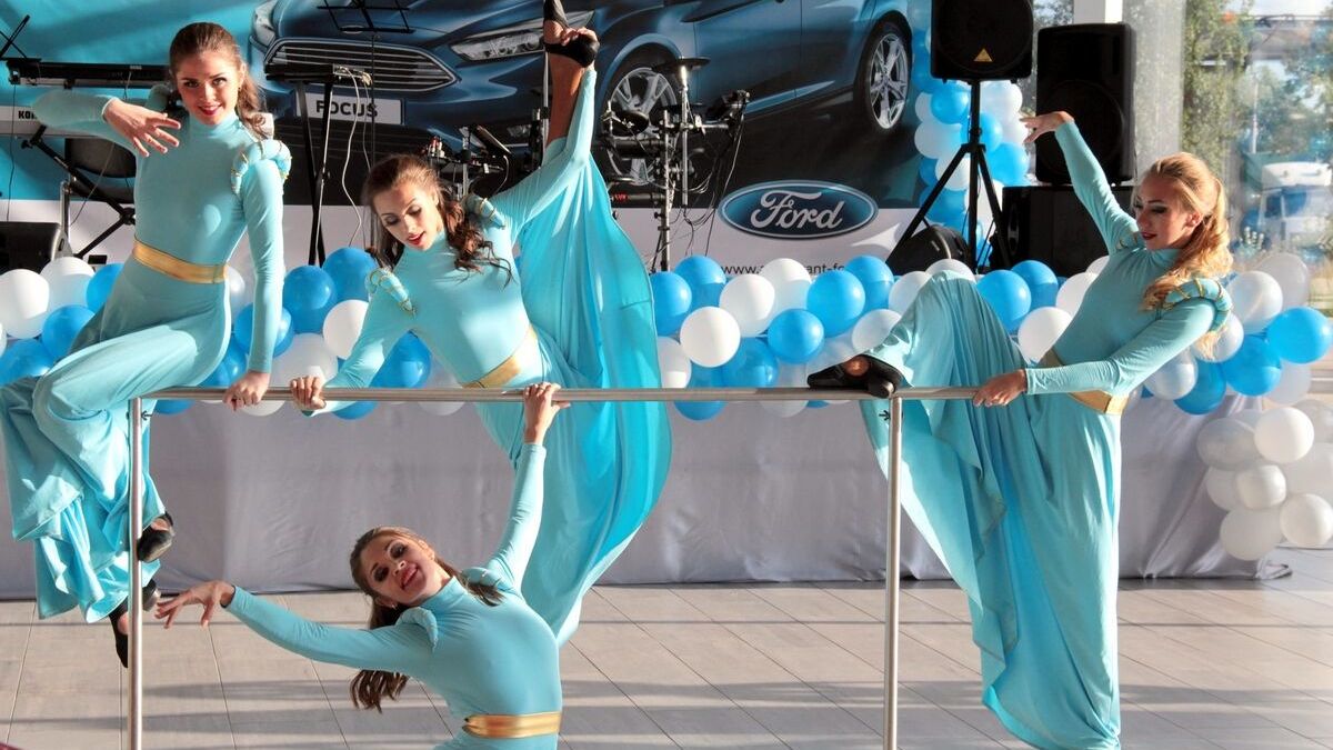«Альфа Гарант» открыл автосалон Ford показом нового «Форд Фиеста»