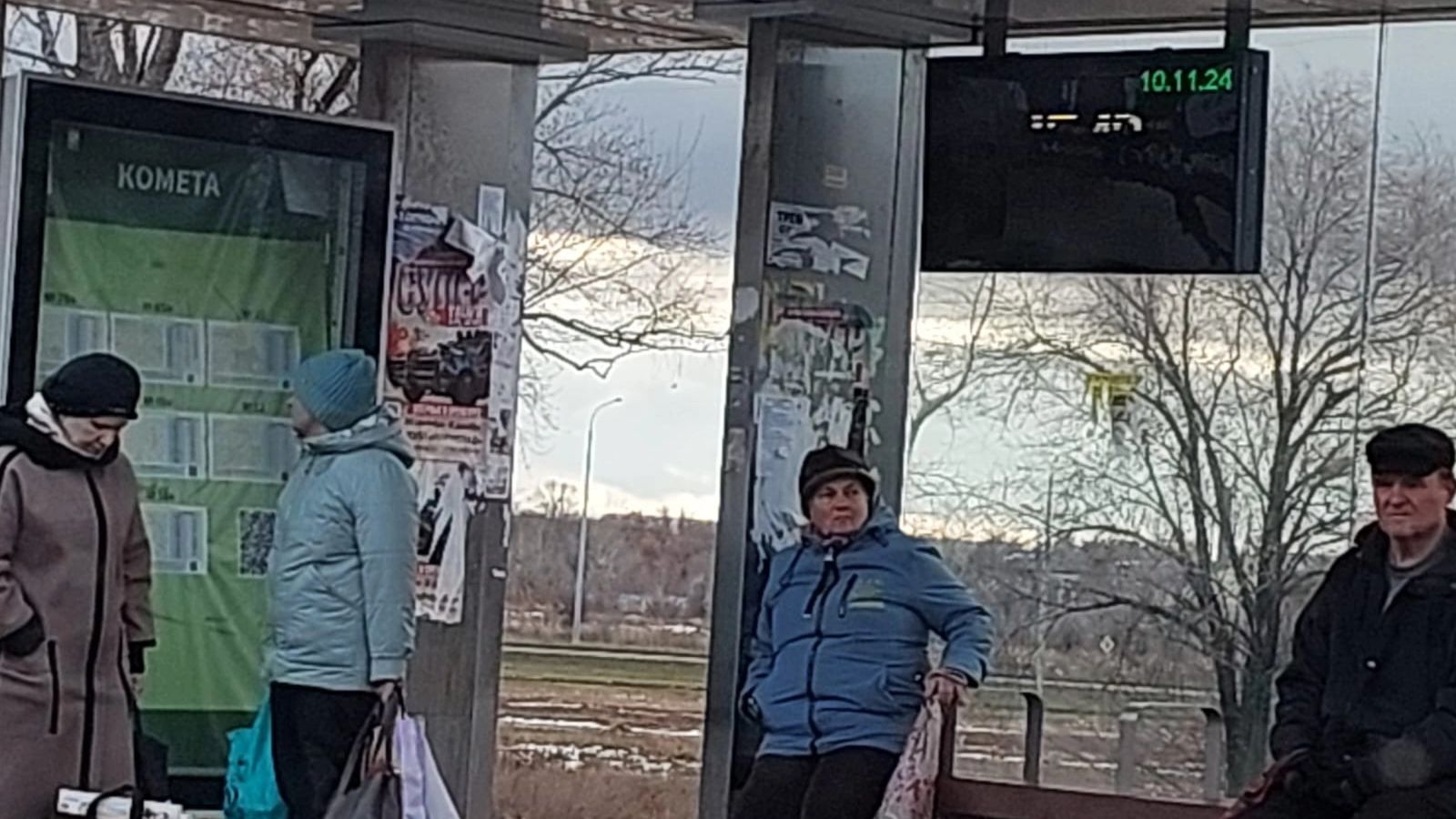В Оренбурге зимой продолжают ржаветь «умные» остановки