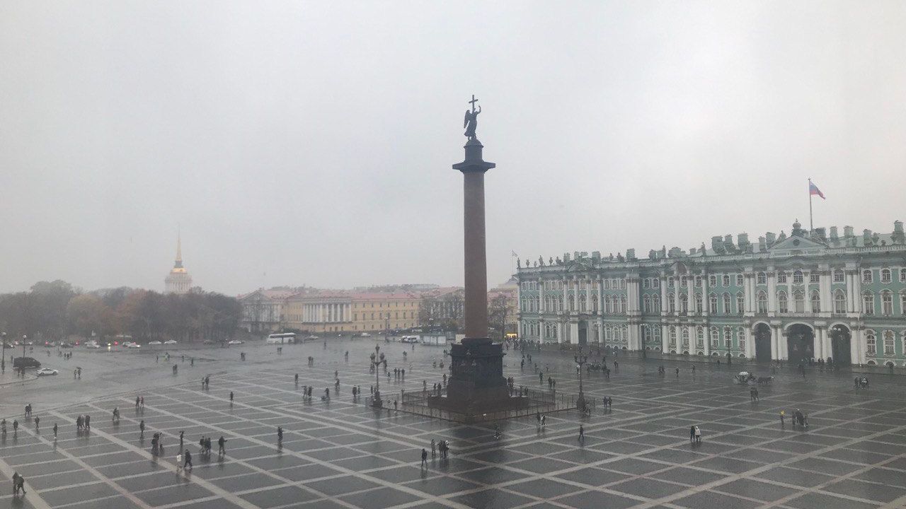 Петербуржцев ждет дождливый понедельник