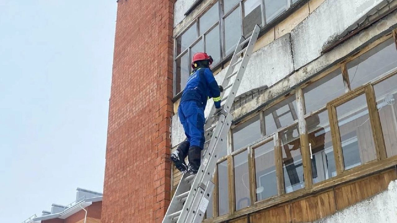 В Удмуртии спасатели пришли на выручку обессилевшей женщине 90 лет
