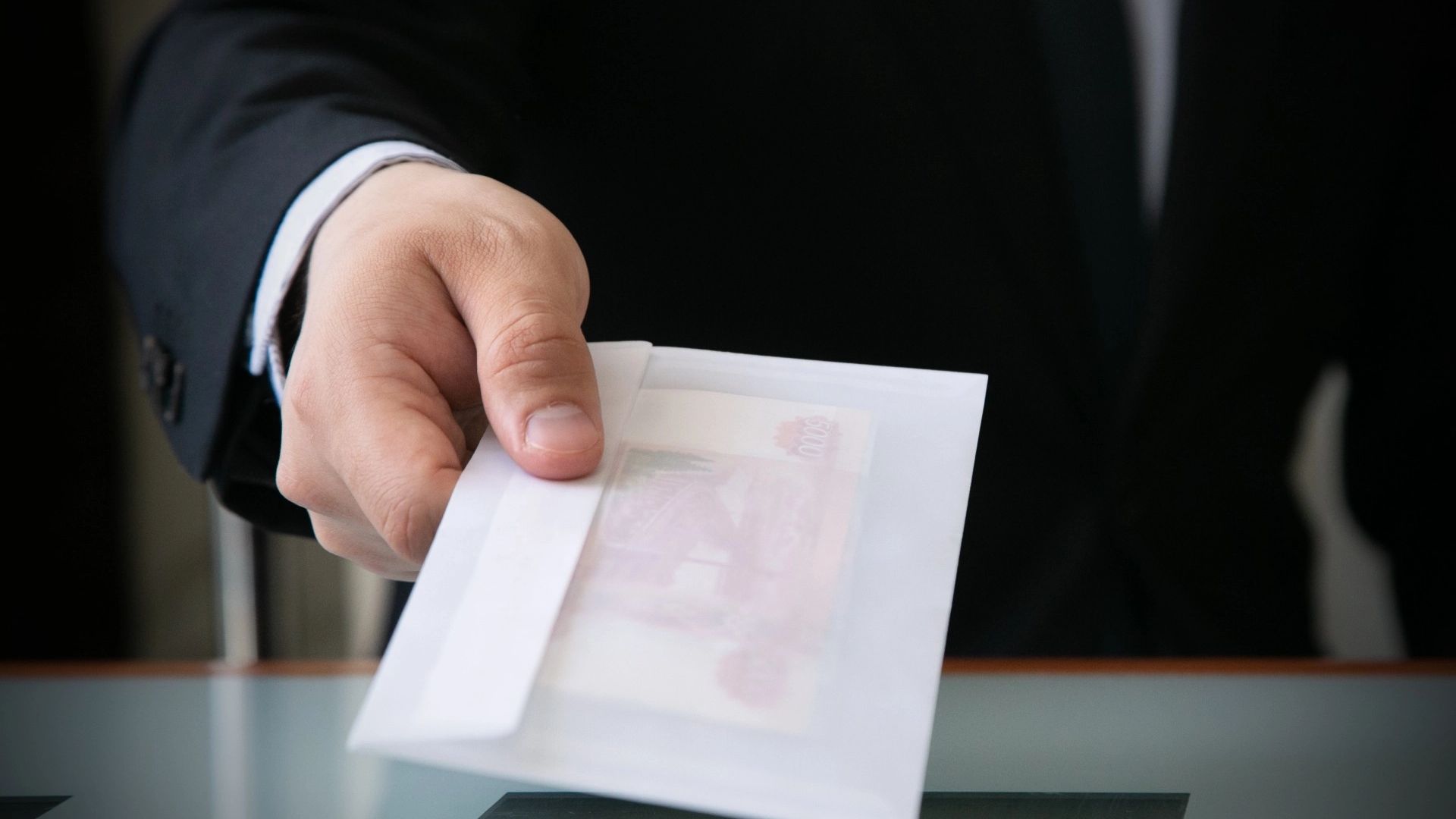 В Екатеринбурге оператор буровой установки может заработать до 350 тысяч рублей