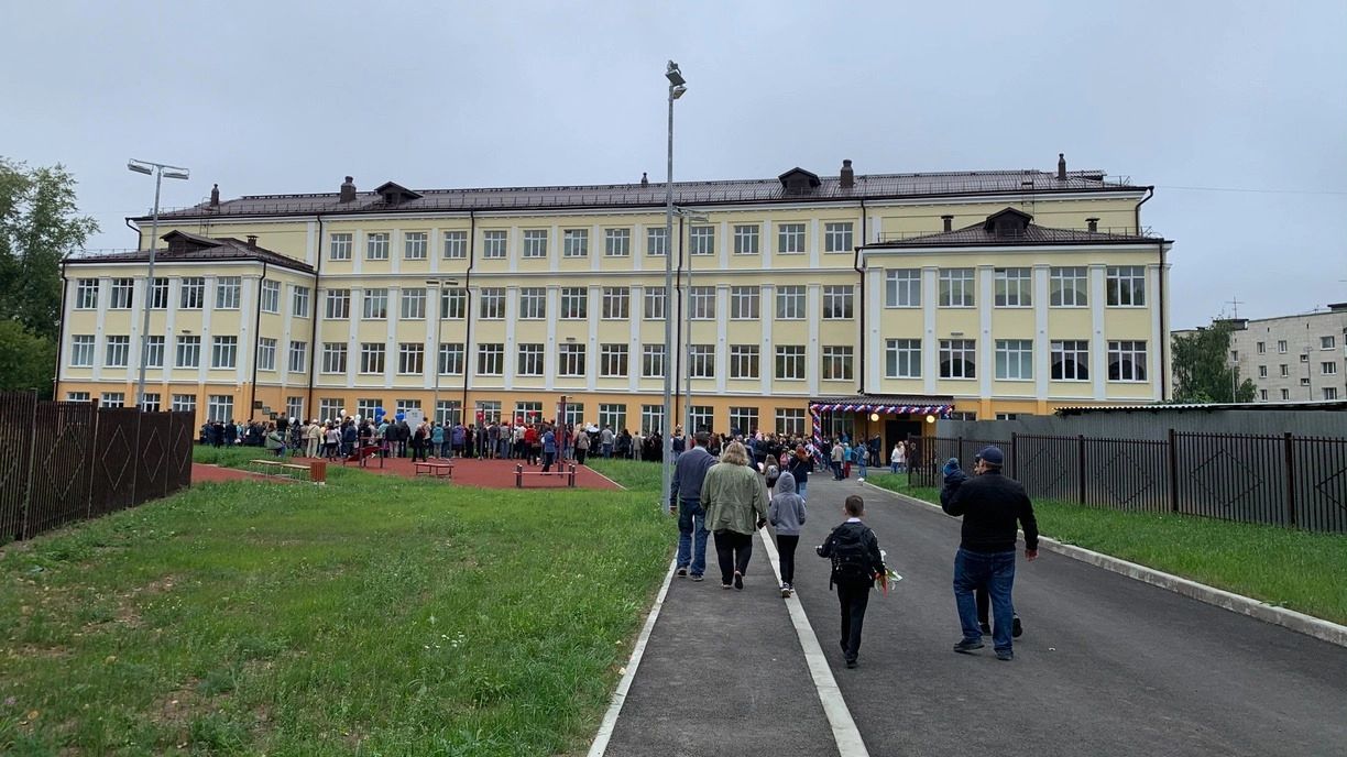 Тюменцы назвали 5 самых худших школ города.