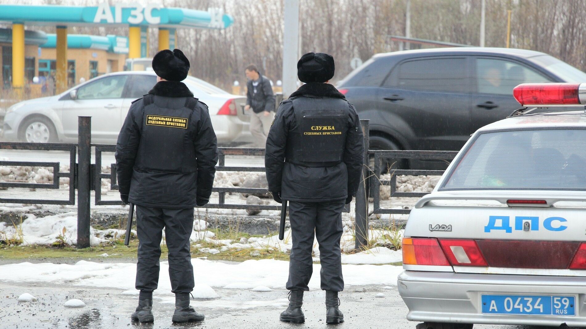 В Прикамье должнику пришлось выплатить долг, чтобы поехать на свадьбу сестры