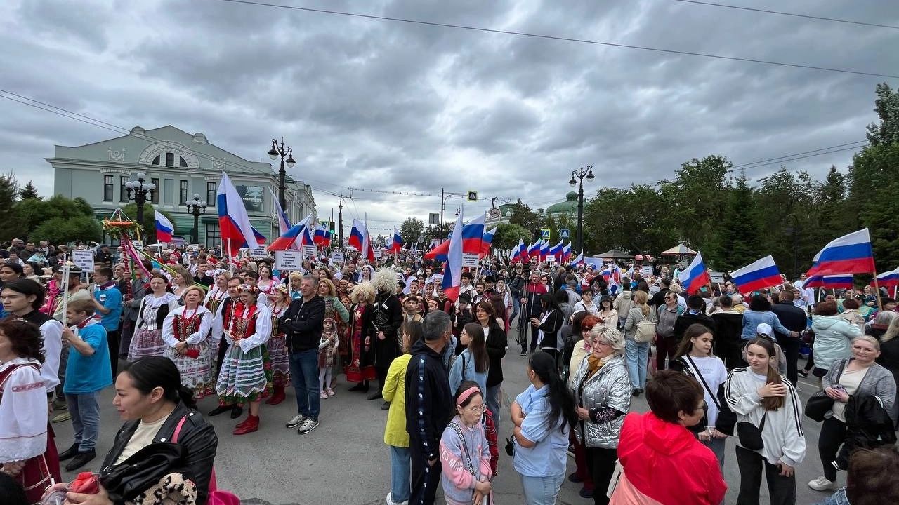 На центральных улицах Омска прошел «Парад национальностей»