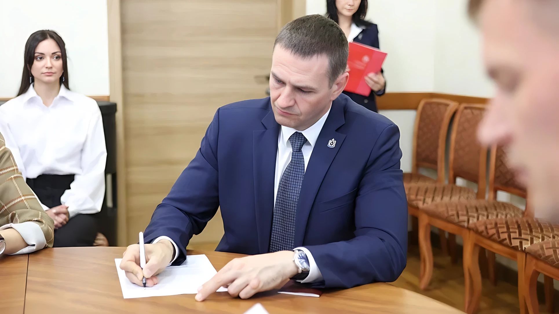Дмитрий Демешин примет участие в выборах губернатора Хабаровского края