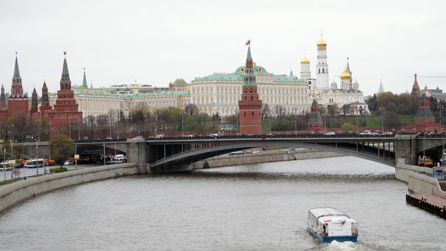 Москвичи весь день проведут под дождем