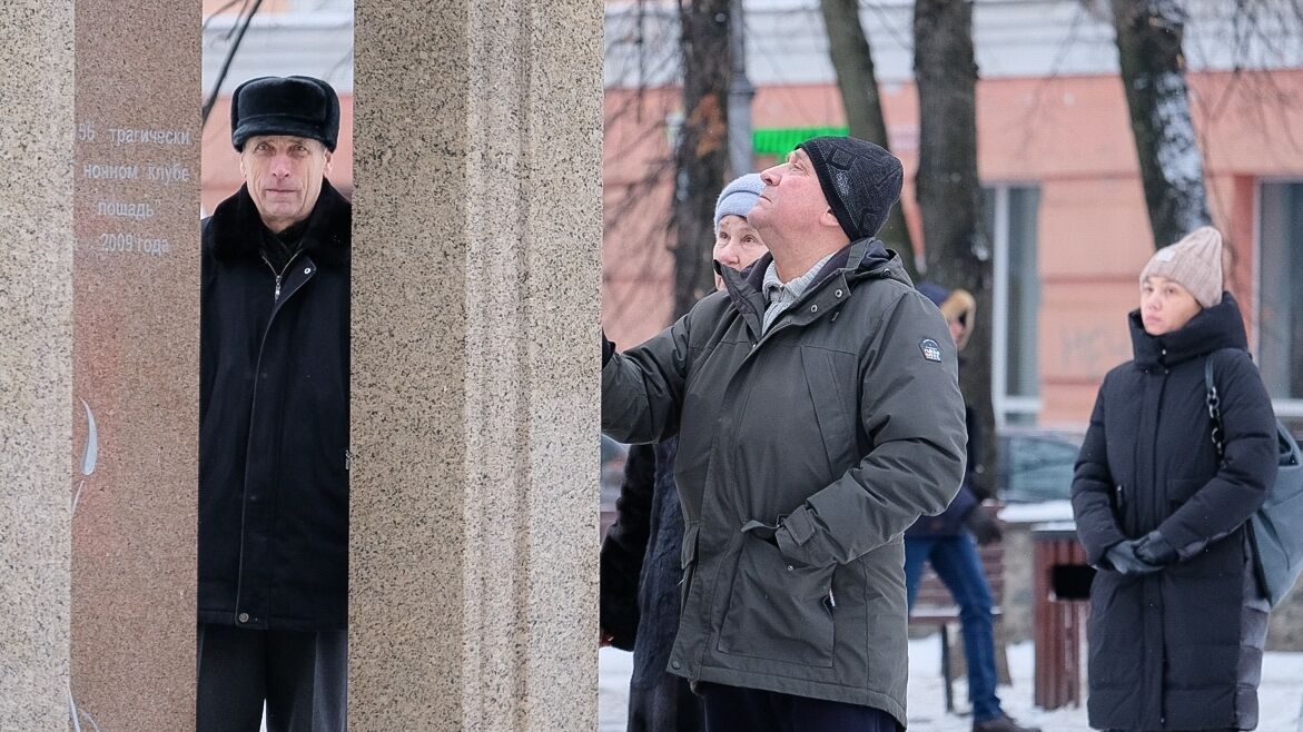 Как в Перми вспоминают трагедию в «Хромой лошади». Фоторепортаж