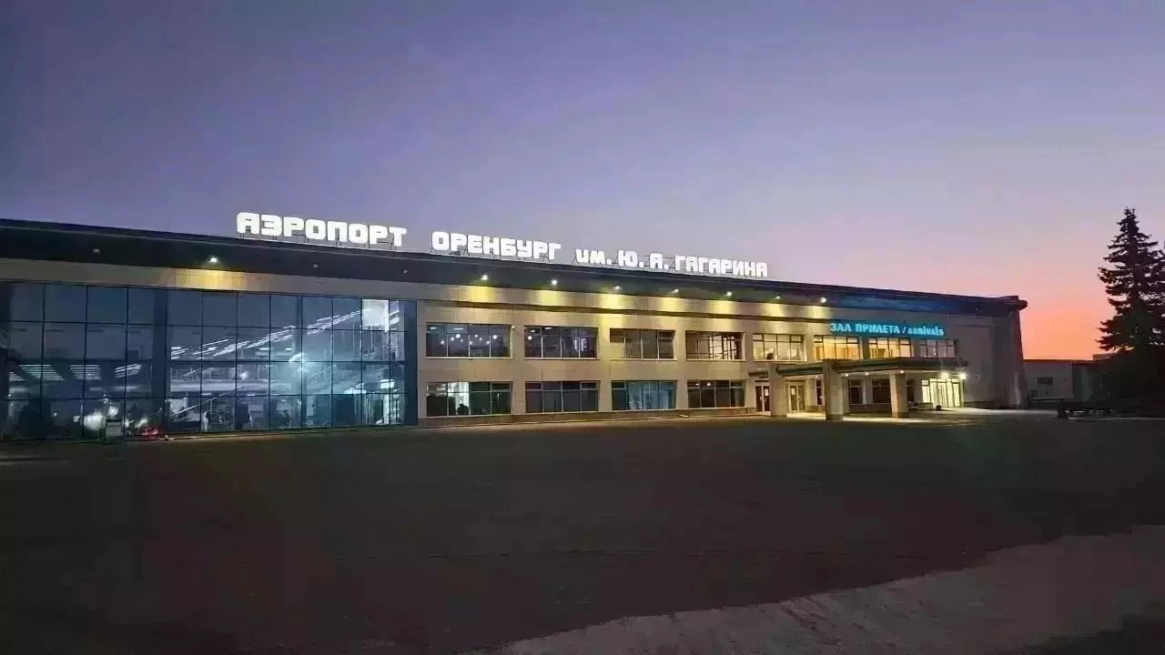 В оренбургском аэропорту задерживается прибытие нескольких самолетов