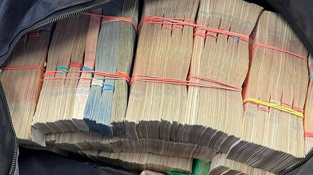 Сумку с 65 миллионами рублей украли у бывшего топ-менеджера «Ленэнерго»