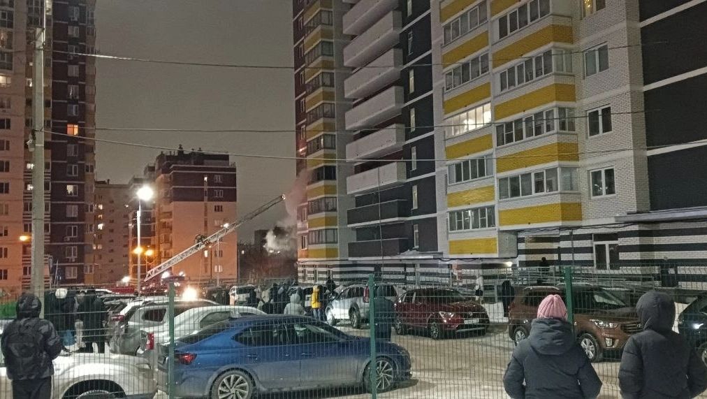 Троих детей госпитализировали с отравлением угарным газом после пожара в Ижевске