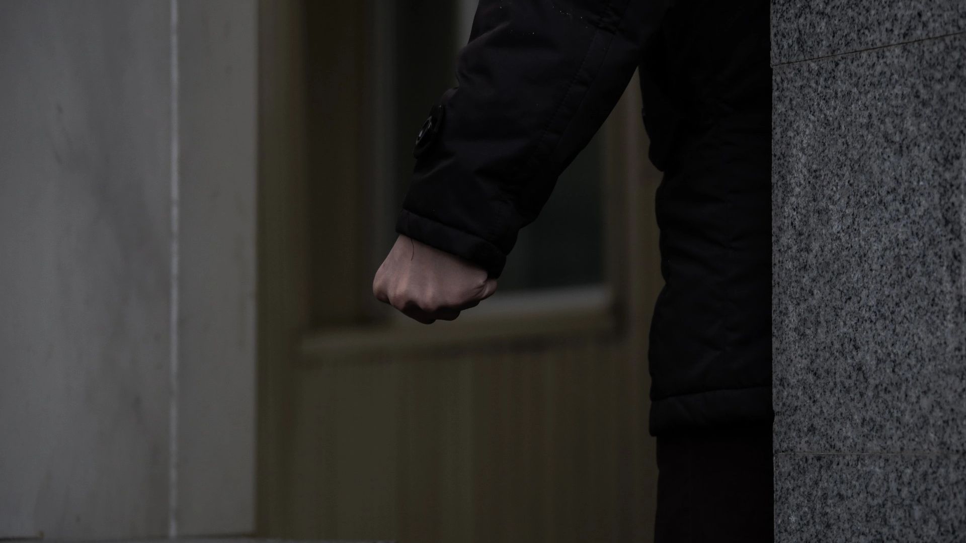 Бытовая ссора отца и сына в Белгородской области закончилась смертью в больнице