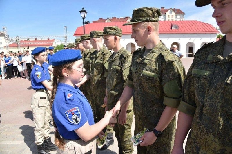 торжественные проводы призывников Президентского полка