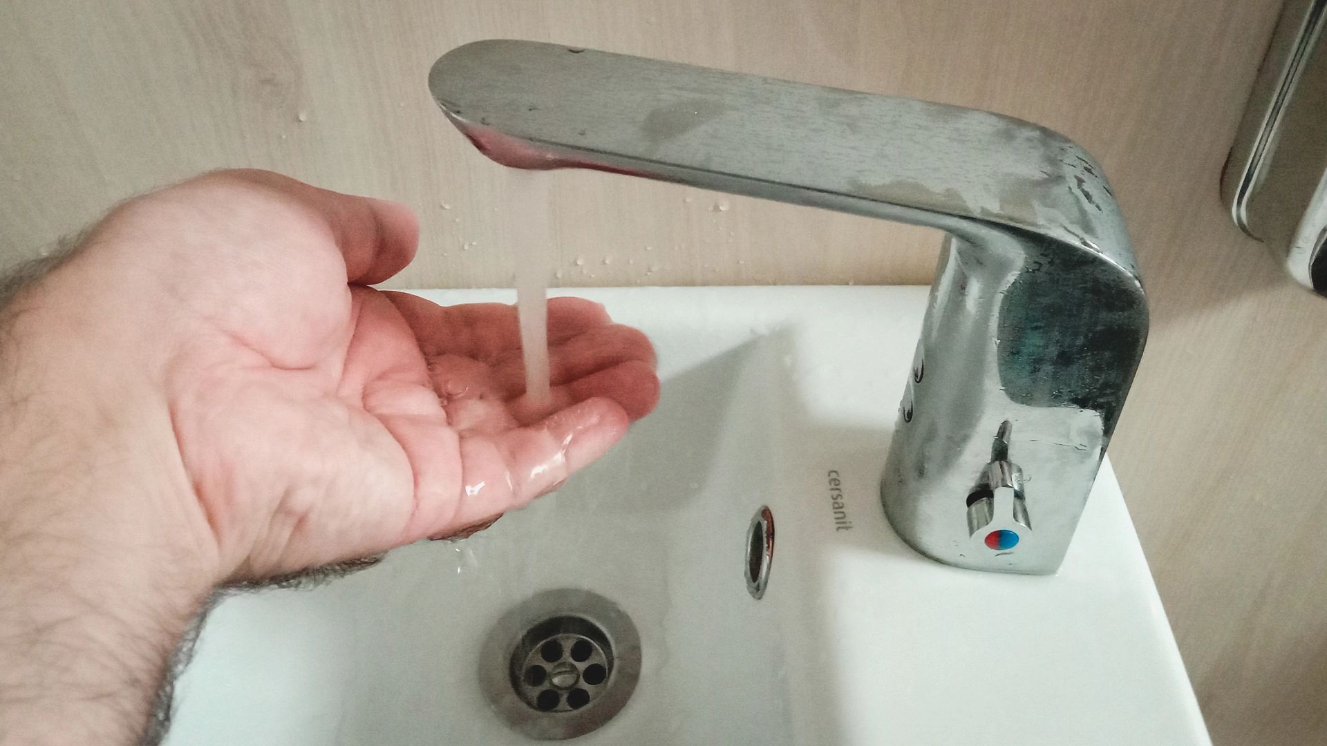 Жители белгородского села жалуются на отключение воды