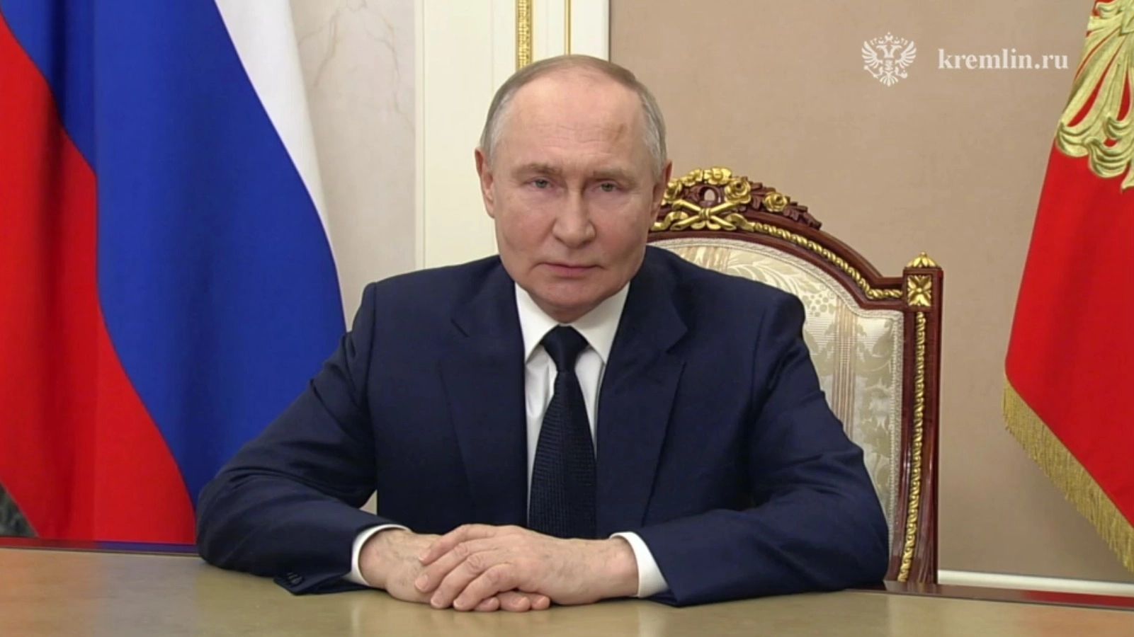 Президент Владимир Путин поздравил россиян с 23 февраля