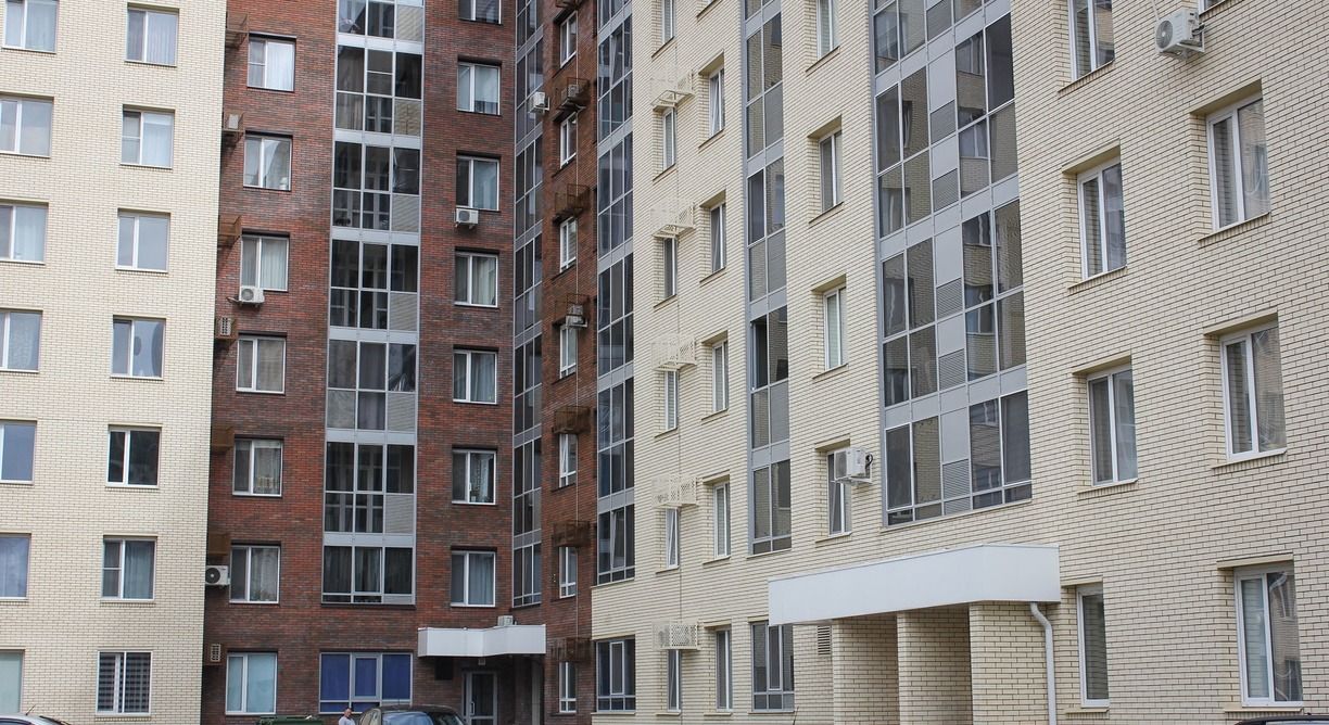 Тюменская блогерша продает свою двухэтажную квартиру за 20 млн рублей