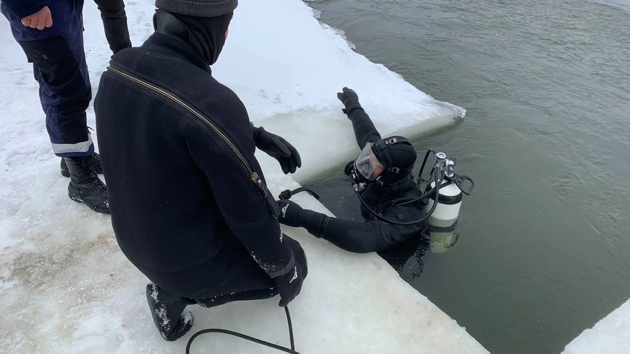 Поиски утонувшего в Урале мужчины.