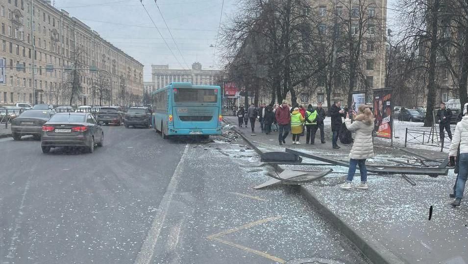 Погибла женщина, несколько человек пострадали.