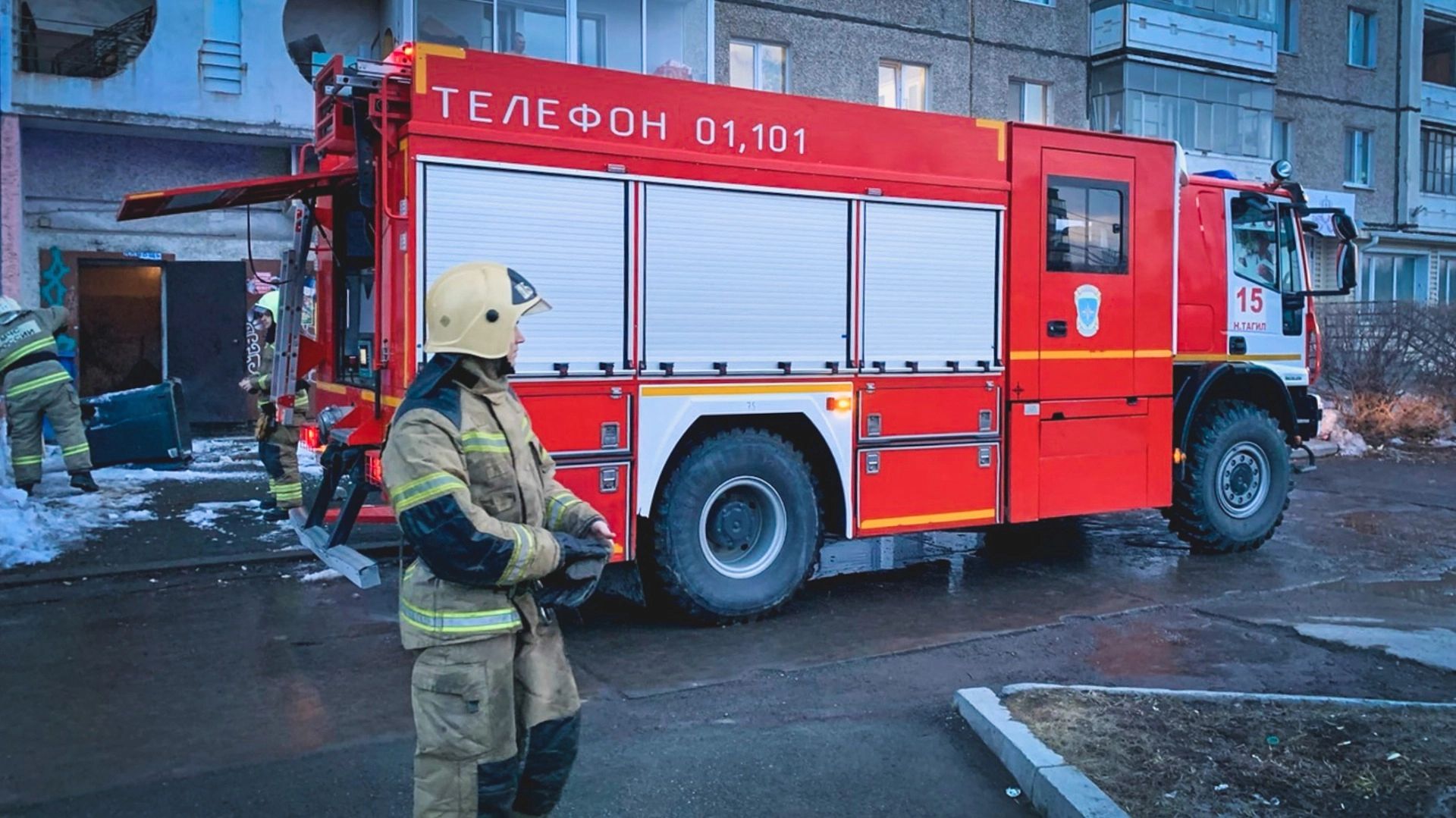 Охранник пострадал в пожаре на автостоянке в Челябинске