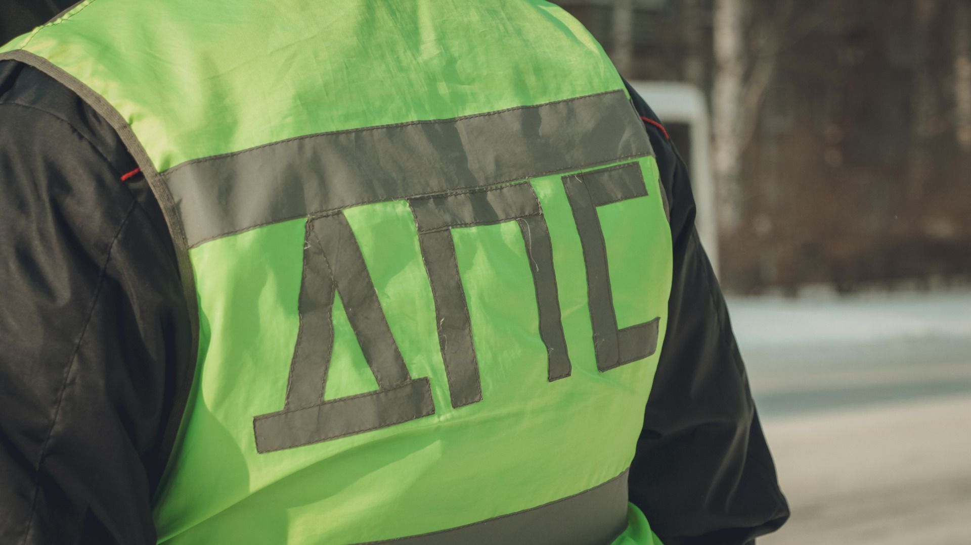 Иностранный гражданин попытался дать взятку правоохранителю в Приморском крае