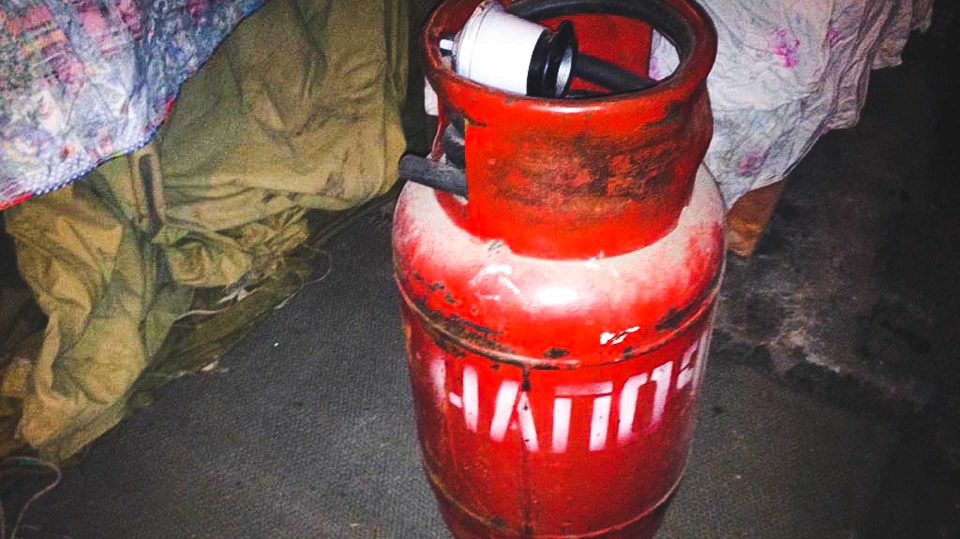 Баллон с газом взорвался в автомобиле женщины в Ленобласти