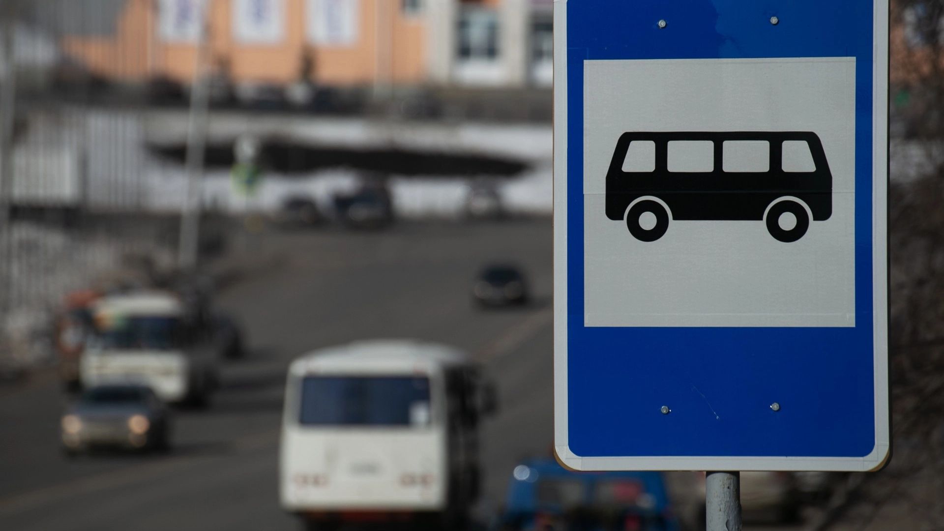 Автобус в Нижнем Тагиле возил пассажиров с открытой дверью