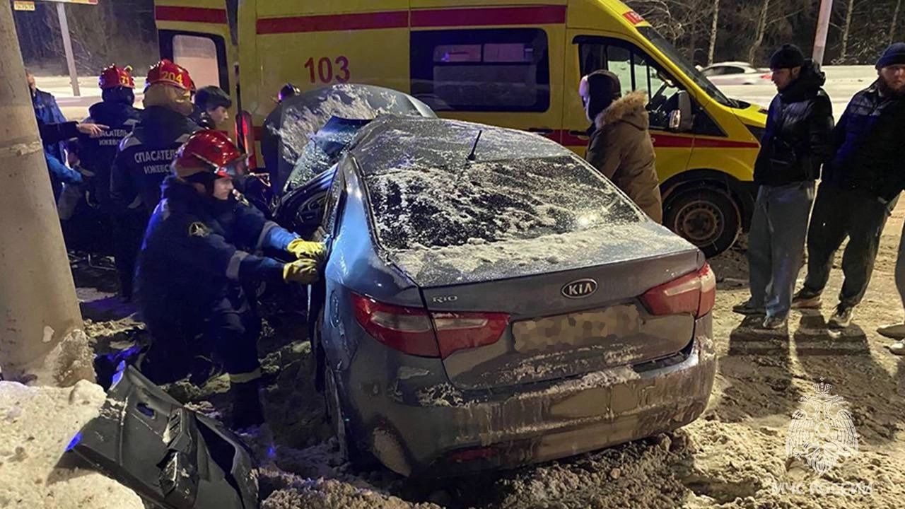 В Ижевске в результате ДТП три человека получили травмы
