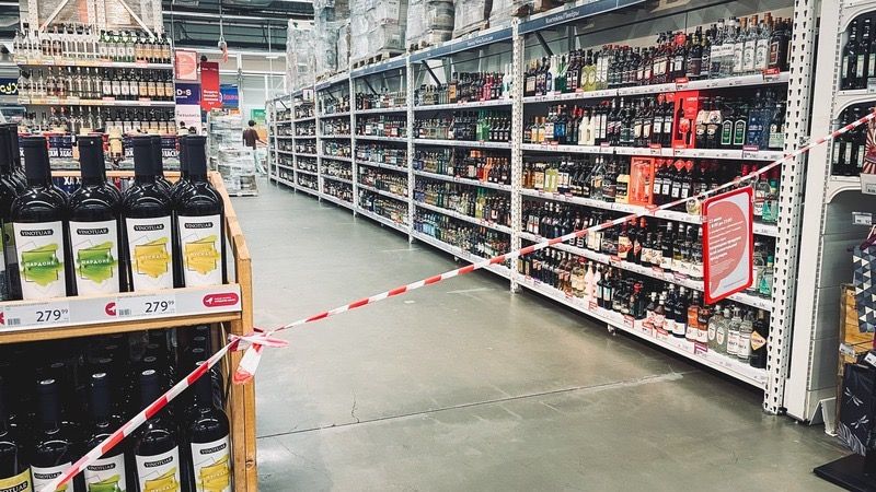 Жители Удмуртии против продажи игрушек в алкомаркетах