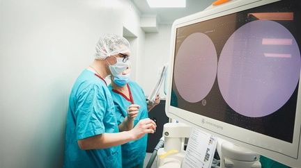 Тюменские врачи помогли пенсионеру встать на ноги после травмы позвоночника