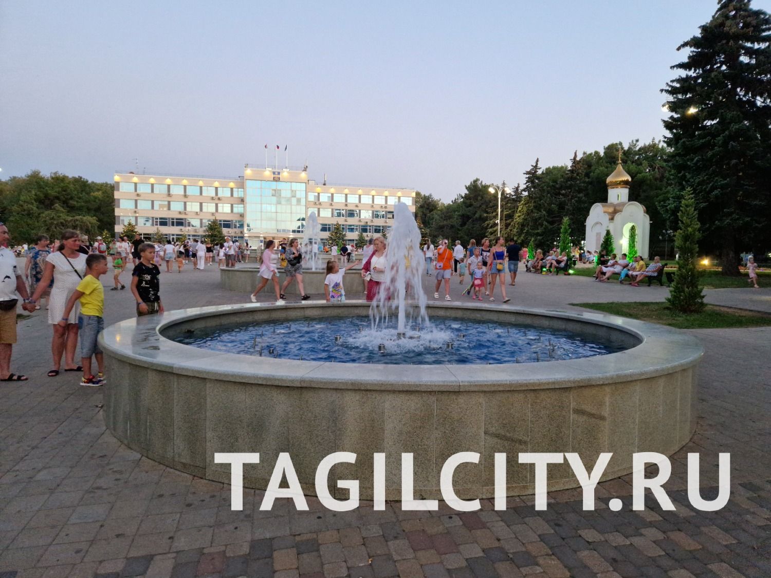 Поющие фонтаны в Анапе.