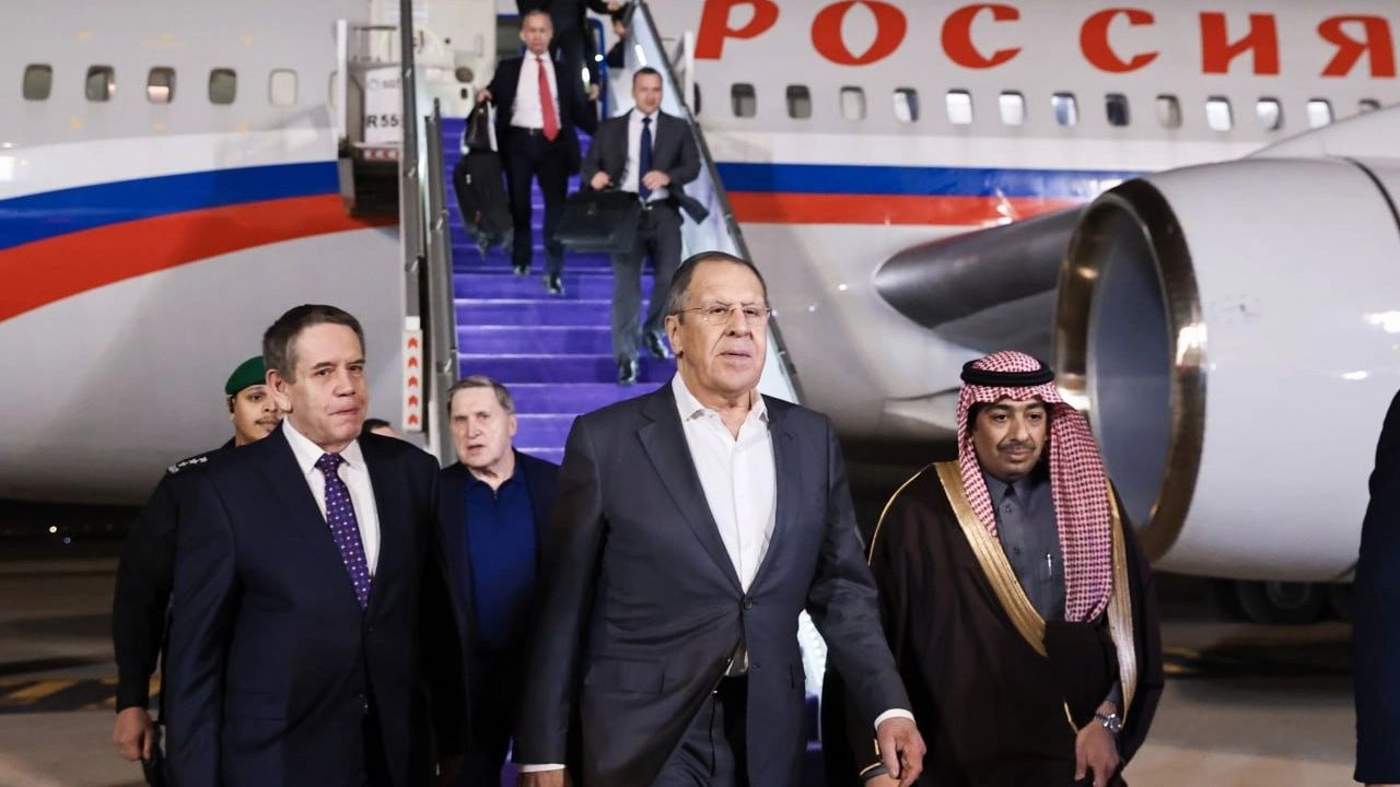 Самолет делегации России прибыл в Эр-Рияд на переговоры с США
