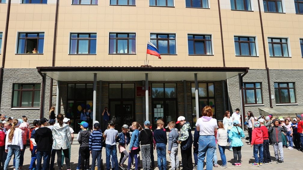 С 1 апреля 2022 года запись в школу в Омске
