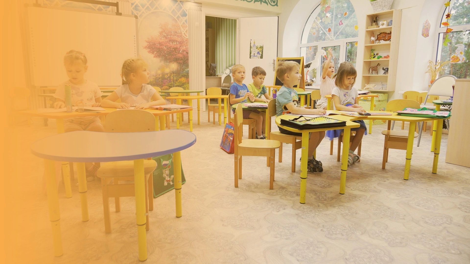 Лесная сказка: как в замке поселились дети и педагоги