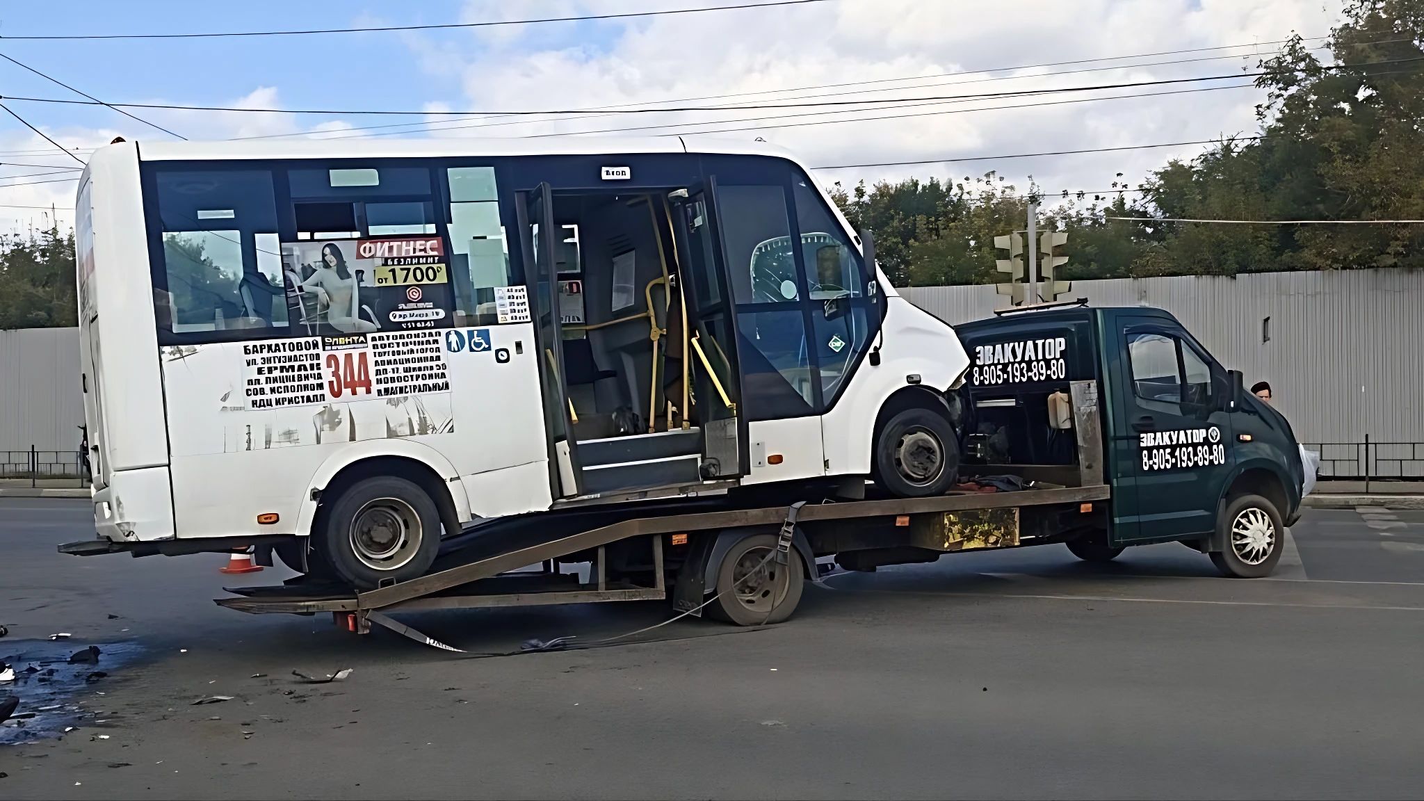 В Омске в ДТП с маршруткой названо число пострадавших пассажиров