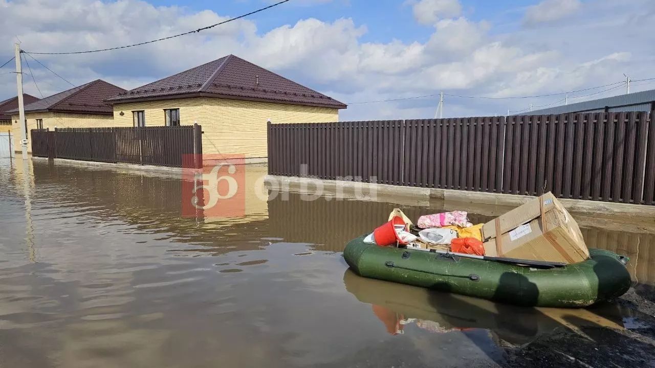 Житель Оренбурга судится с застройщиком, чтобы вернуть деньги за затонувший дом