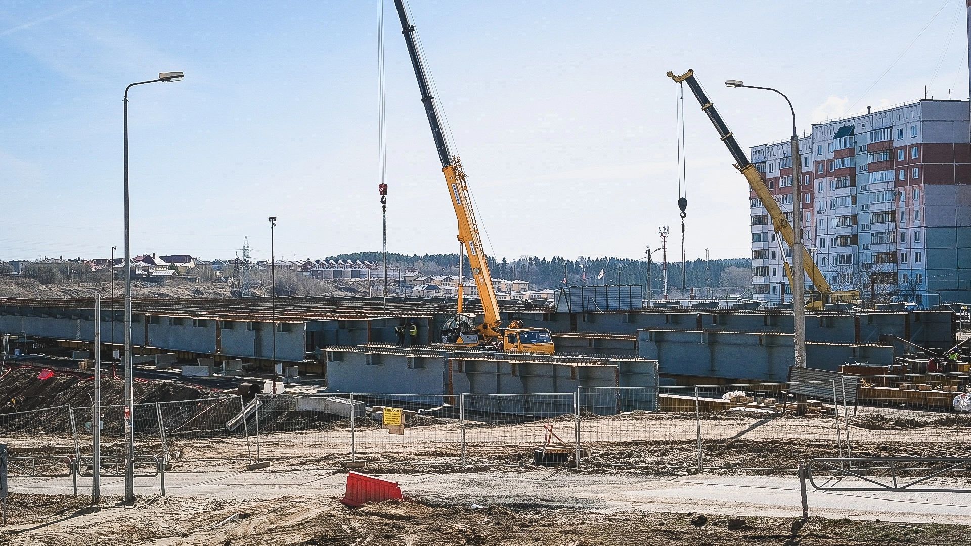 Два человека пострадали при взрыве газовых баллонов в Екатеринбурге