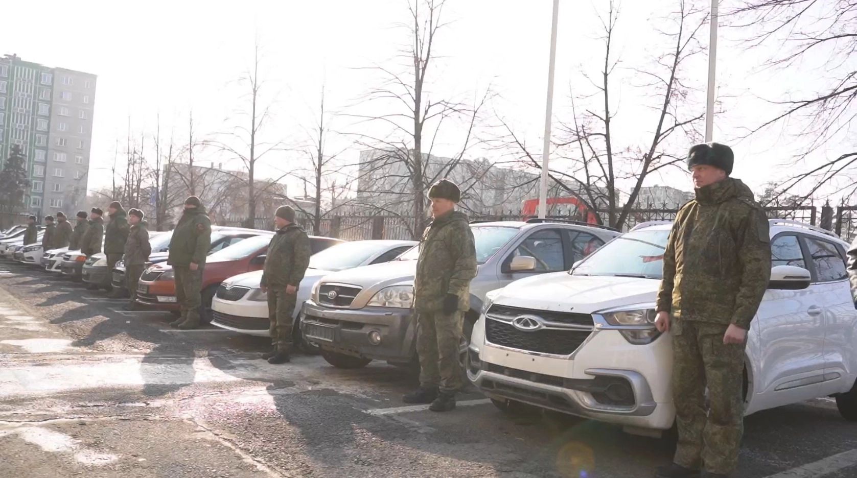 Военным передали 19 автомобилей