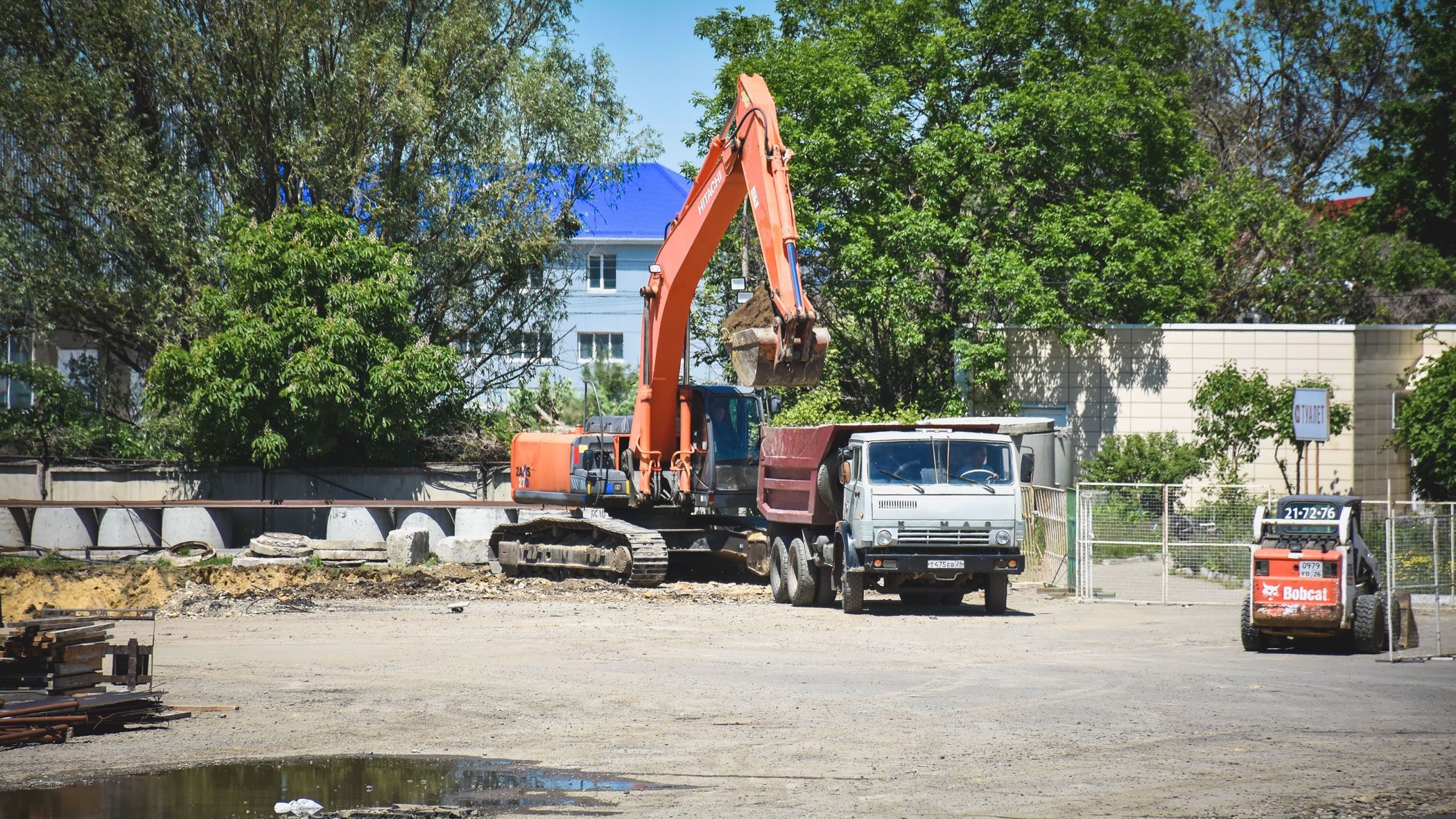 Колеса строительной техники необходимо мыть при выезде с объекта