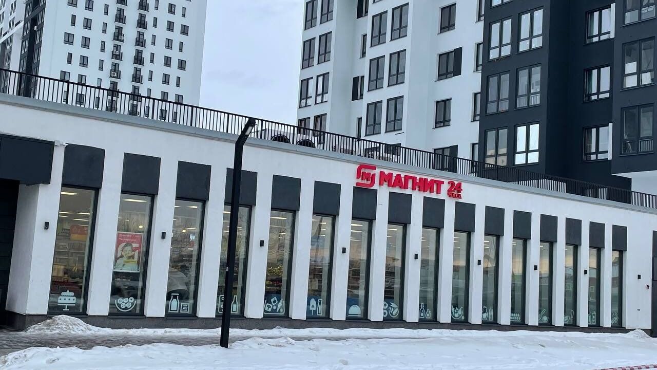 Силовики показали видео штурма магазина в Тюмени, где неизвестный удерживал заложника