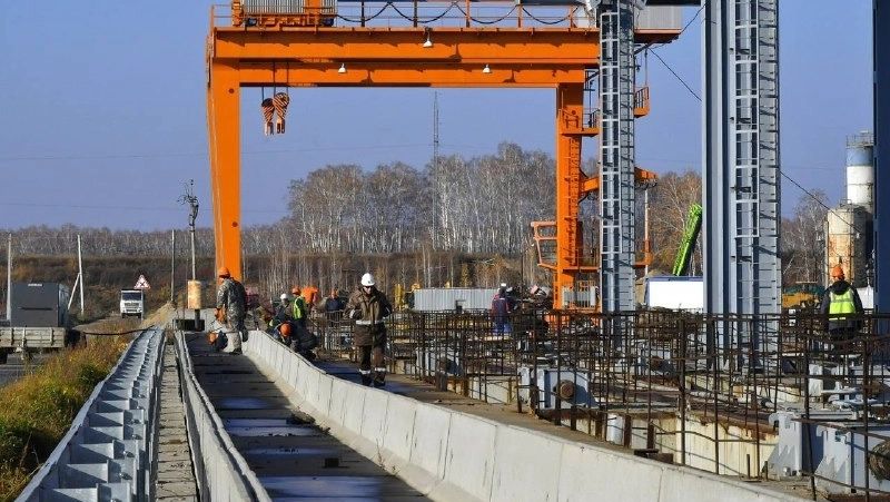 Стройку заморозили и возобновили в 2022 году